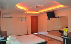 Motel Sol BR-153 - Fácil acesso às Universidades UNIP e FASAM BR-153 e ao Campus 2 da PUCGO